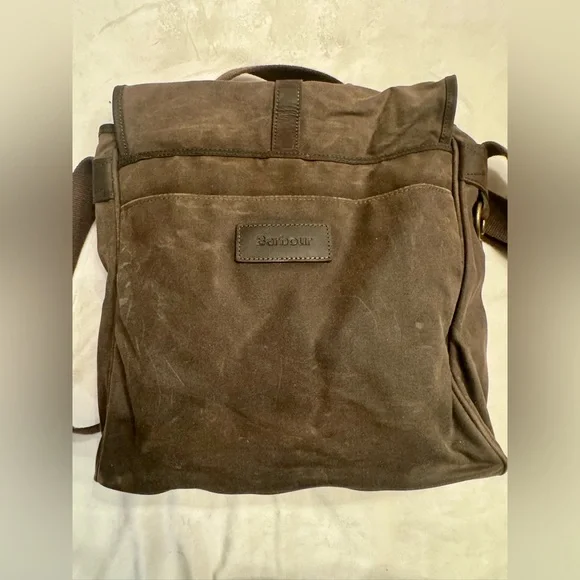 Barbour Waxed Leather Canvas Messenger/Mail Bag - Picture 5 of 14
